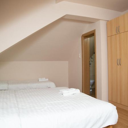 Motel Imperija Ub Εξωτερικό φωτογραφία