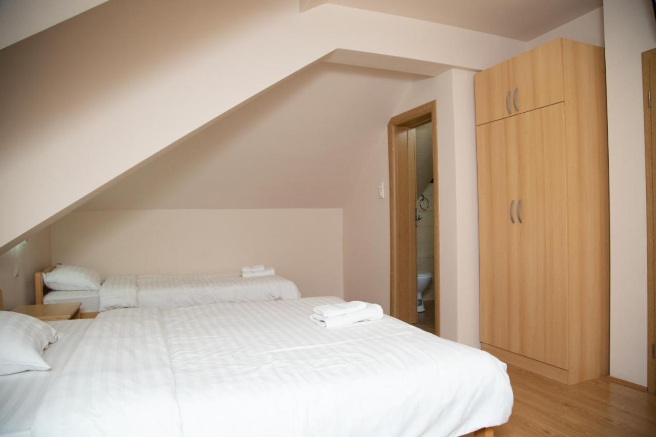 Motel Imperija Ub Εξωτερικό φωτογραφία
