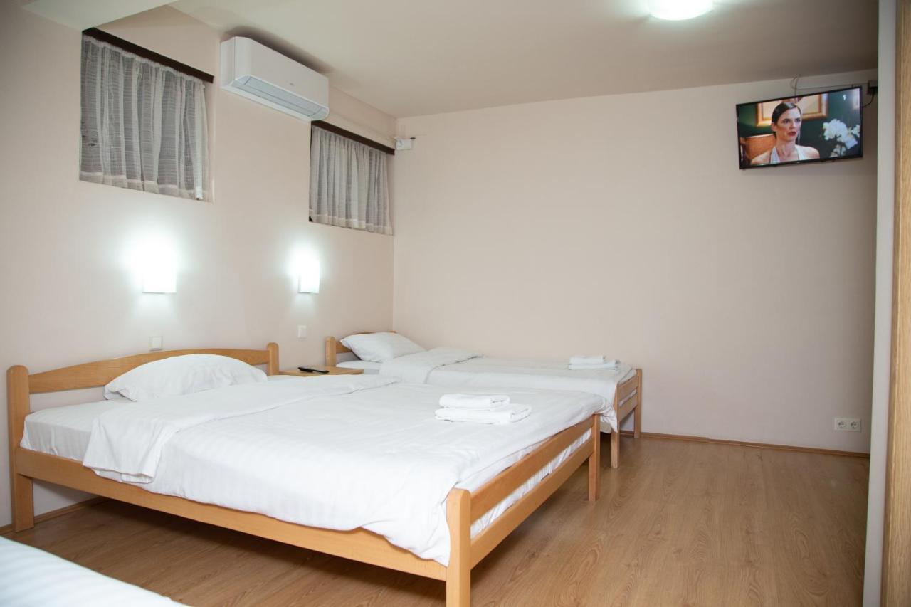 Motel Imperija Ub Εξωτερικό φωτογραφία