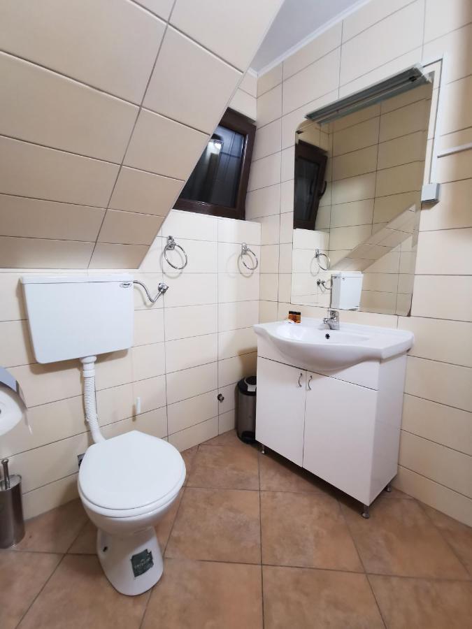 Motel Imperija Ub Εξωτερικό φωτογραφία