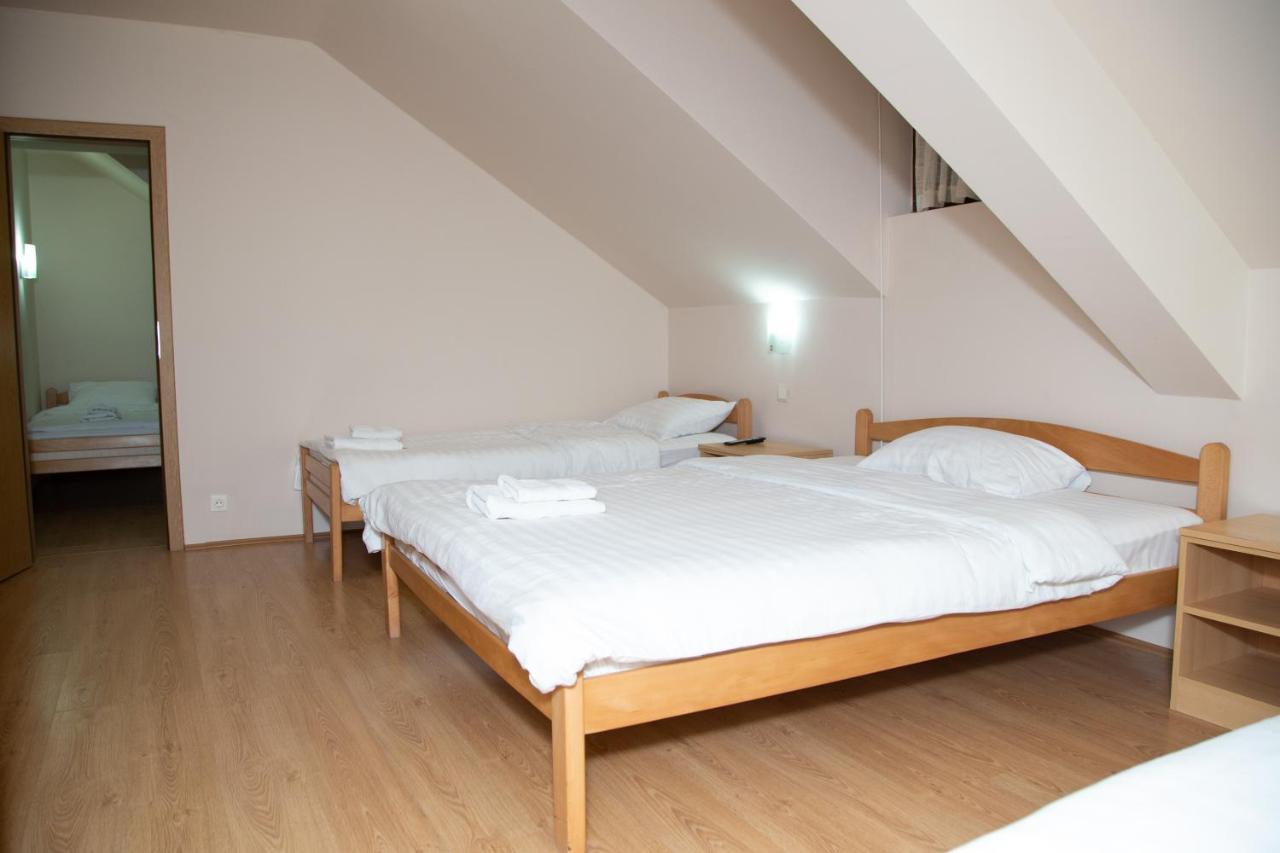 Motel Imperija Ub Εξωτερικό φωτογραφία