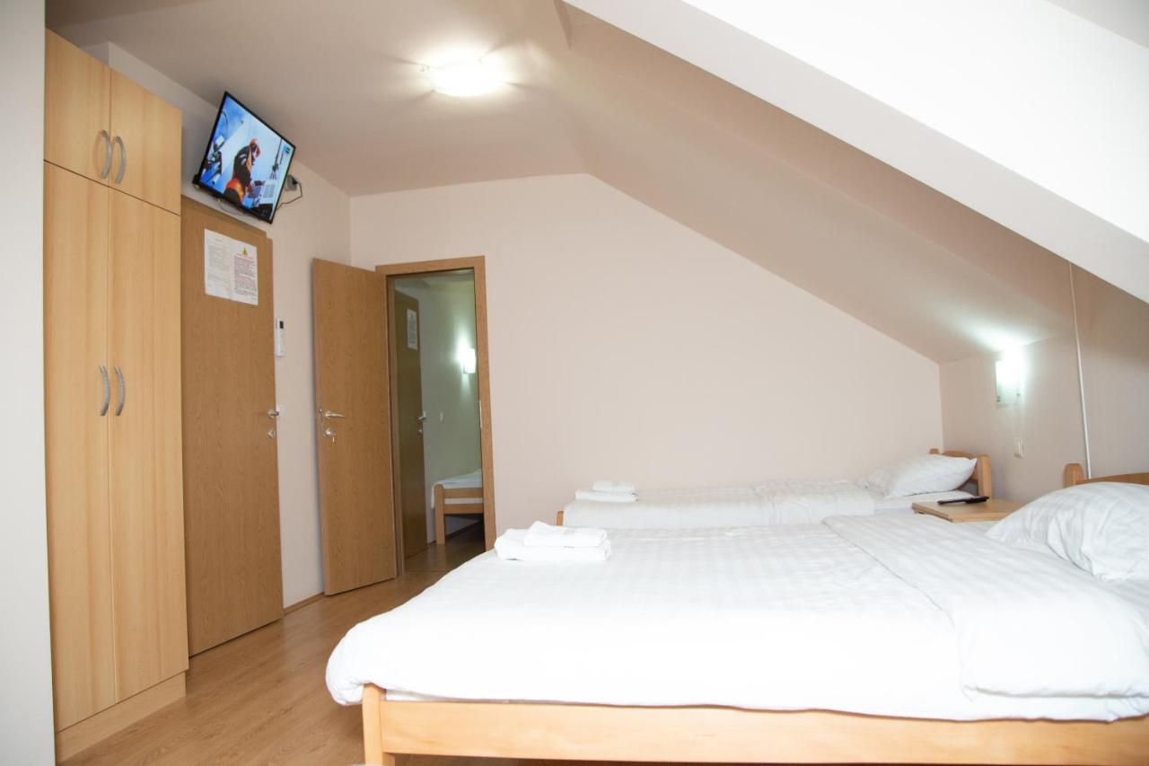 Motel Imperija Ub Εξωτερικό φωτογραφία